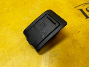 ZAŚLEPKA OSŁONA MASKOWNICA ISOFIX MERCEDES C W205