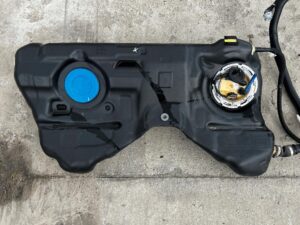 ZBIORNIK PALIWA BAK BAKU POMPA BMW SERIA 5 G30 RWD 3.0 DIESEL 530D