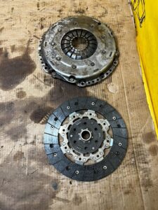 ZESTAW SPRZĘGŁO DOCISK CITROEN PEUGEOT 1.2 THP