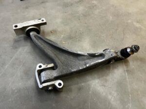 WAHACZ PRZÓD PRZEDNI PRAWY DOLNY VOLVO XC90 II