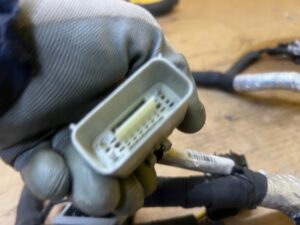 WIĄZKA INSTALACJA OKABLOWANIE FORD BRONCO 21-