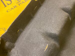 WYGŁUSZENIE TAPICERKA BAGAŻNIKA MERCEDES W257