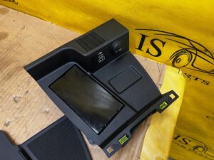 ŁADOWARKA INDUKCYJNA GNIAZDO PORT USB FORD KUGA MK3 LIFT EU