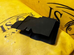 ZAŚLEPKA OSŁONA KLEMY ZACISKU AKUMULATORA PORSCHE MACAN 95B 2.0 TFSI