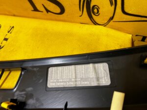 KRATKA GÓRNA NAWIEWU DESKI ROZDZIELCZEJ KONSOLI FORD MUSTANG VI USA