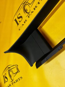 RAMKA WYŚWIETLACZA RADIA W DESCE ROZDZIELCZEJ INFINITI QX30