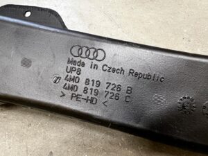 NAWIEW KANAŁ KIEROWNICA POWIETRZA TYŁ SŁUPKA B PRAWY AUDI SQ7 Q7 4M0