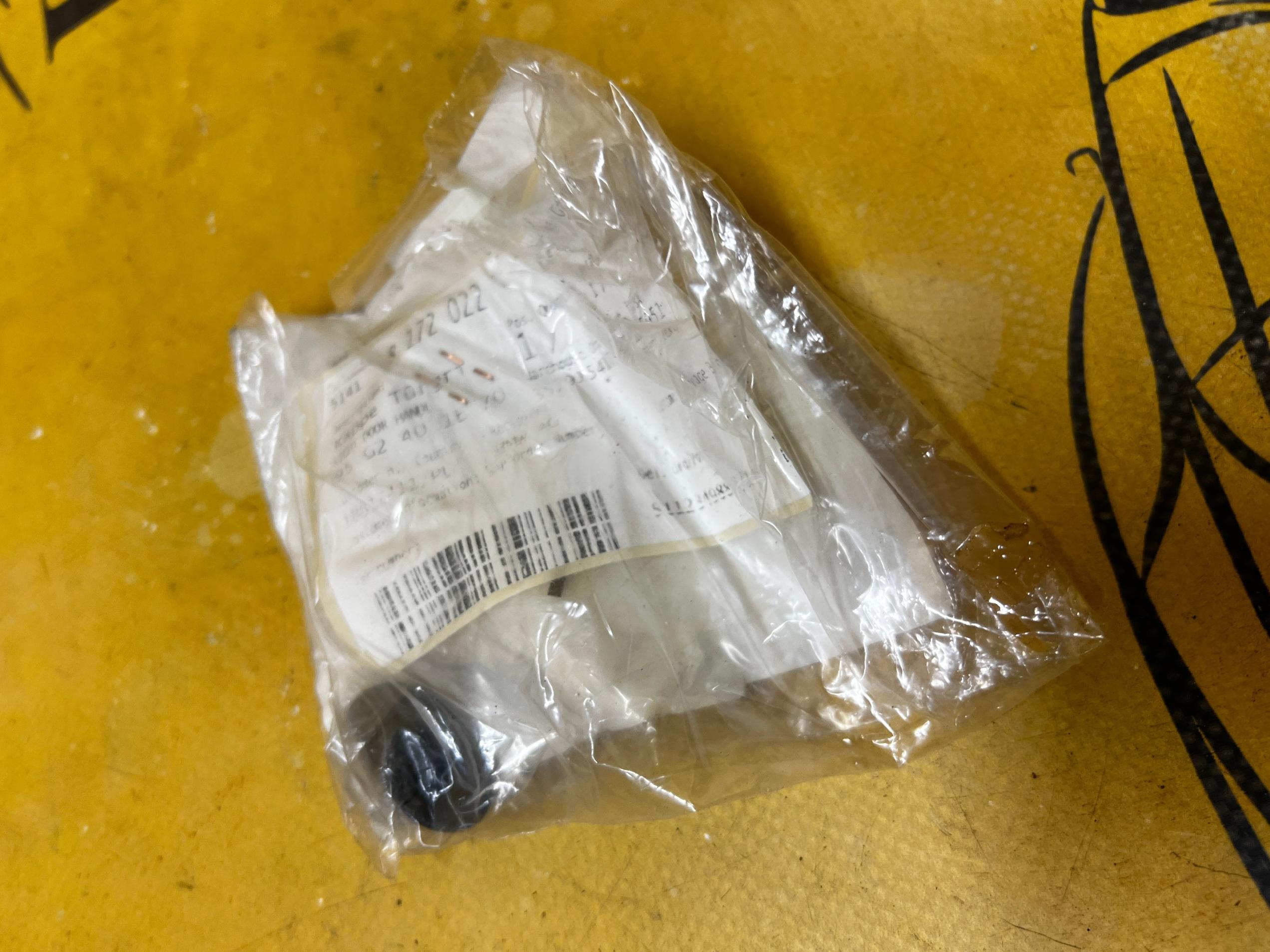 POKRYWA KLAMKI DRZWI PRAWYCH BMW 3 E36 CABRIO NOWA OEM