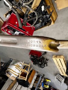 WSPORNIK STELAŻ DESKI STEROWNIKA JEEP WRANGLER JL