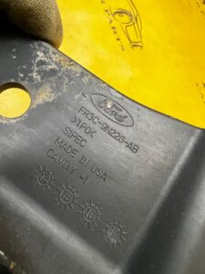 PŁYTA OSŁONA PODWOZIA ZBIORNIKA PALIWA FORD MUSTANG VI