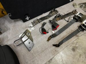 PRZEKŁADKA KANAPA FOTELE TYŁ PASY ISOFIX PODŁOGA BAGAŻNIK PEUGEOT 308 II T9