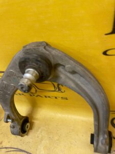 WAHACZ LEWY GÓRNY PRZÓD LR L462 DISCOVERY V