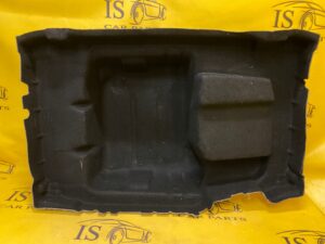 WYGŁUSZENIE TAPICERKA BAGAŻNIKA MERCEDES W257