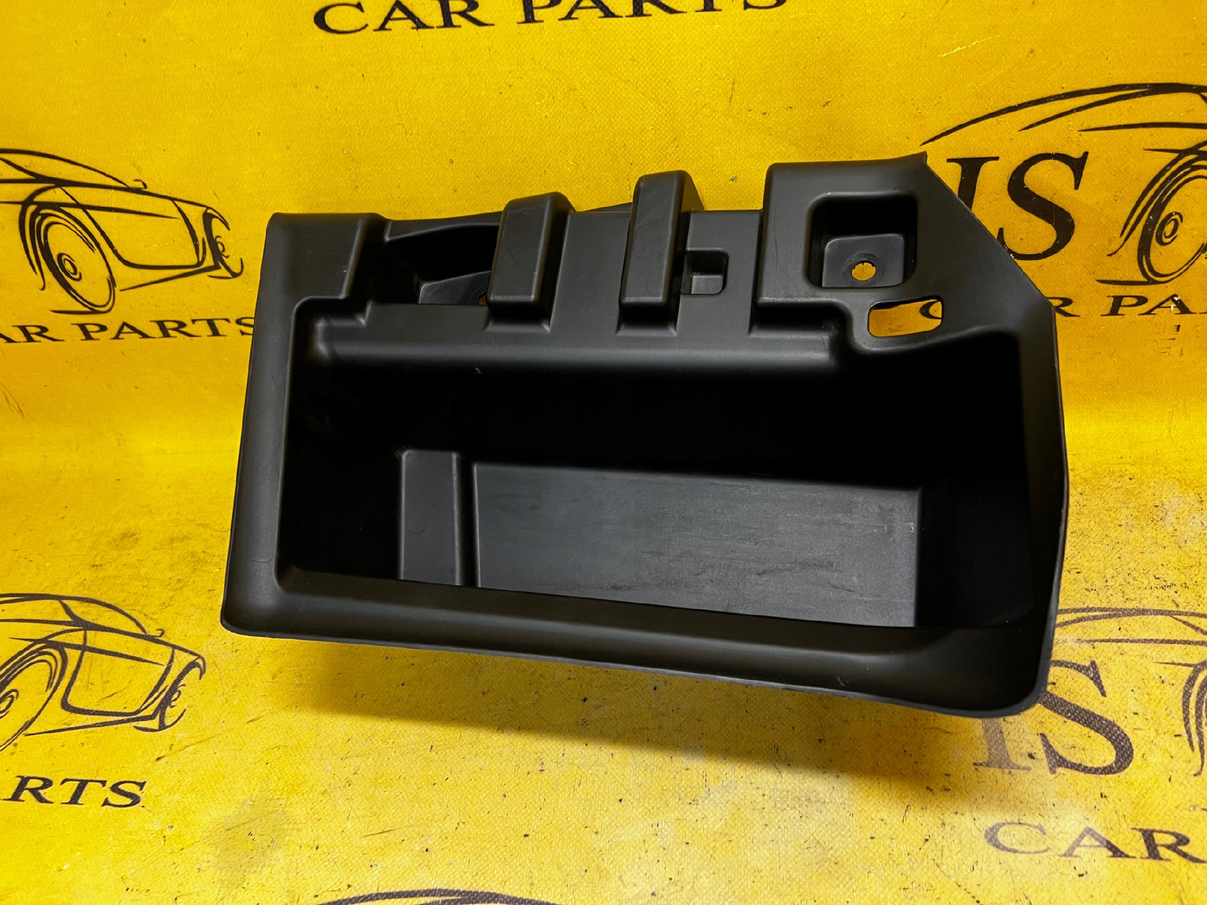 SCHOWEK WNĘKA BAGAŻNIKA PRAWY BMW 5 G30