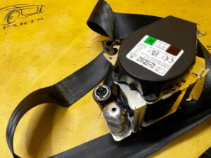 WYSTRZELONY PAS BEZPIECZEŃSTWA PRZÓD PRZEDNI PRAWY DACIA SANDERO III EU