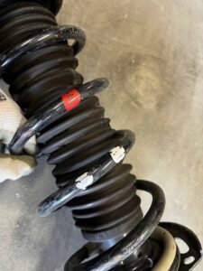 AMORTYZATOR TYŁ TYLNY PRAWY INFINITI Q50