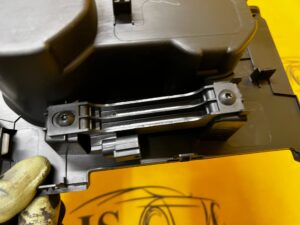 UCHWYT NA KUBEK DEKOR TUNELU PRZEŁĄCZNIK HAMULCA DACIA JOGGER SANDERO III