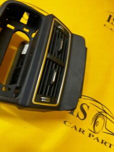 OSŁONA ZAŚLEPKA PANEL TYLNY KRATKA TUNELU ŚRODKOWEGO AUDI SQ7 Q7 4M0