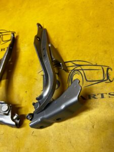 KOMPLET ZAWIASY MASKI POKRYWY SILNIKA LEWY PRAWY SUBARU FORESTER VI SL 25-