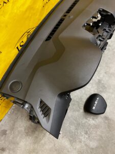 DESKA ROZDZIELCZA KOKPIT 2X AIRBAG PODUSZKA KIEROWCY DACIA SANDERO III 2023