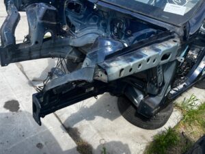 ĆWIARTKA PODŁUŻNICA FARTUCH KIELICH PRZÓD LEWY MERCEDES GL X166 890