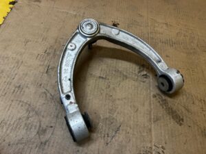 WAHACZ PRZÓD PRAWY GÓRNY MERCEDES GL X166