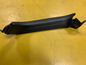 PRAWA OSŁONA TAPICERKA TYLNEJ KLAPY AUDI Q7 4M