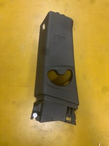 LEWA OSŁONA TAPICERKA POSZYCIE SŁUPKA BMW F22 F21