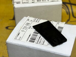 2 X OSŁONA ZAŚLEPKA MOCOWANIA FOTELIKA BMW E82 E90 E92 NOWA OEM