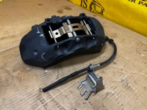 ZACISK HAMULCOWY PRZÓD PRAWY BREMBO LAND ROVER DISCOVERY V L462