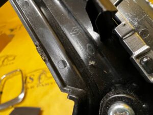 RAMKA PANEL WYBIERAKA SKRZYNI BIEGÓW RENAULT TALISMAN EU