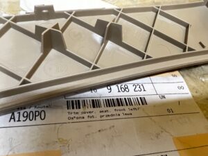 OSŁONA ZAŚLEPKA FOTELA PRZÓD LEWY LEWA BMW F01 F02 F04 F07 F10 F11 NOWA OEM