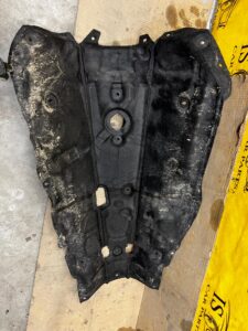 OSŁONA WYGŁUSZENIE WYGŁUSZKA TUNELU BMW 5 G30