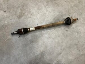 PÓŁOŚ PÓŁOŚKA PRZÓD PRAWY PRAWA PEUGEOT 308 II T9 1.6 E-HDI