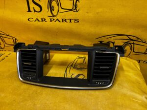 KRATKA NAWIEWU ŚRODKOWA RAMKA NAWIGACJI OSŁONA DESKI PEUGEOT 508 I EU