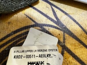 OSŁONA POSZYCIE SŁUPKA A LEWA LR RANGE ROVER EVOQUE II L551