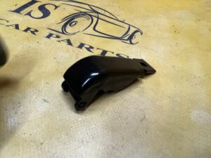 ZATRZASK RYGIEL OPARCIA FOTELA KANAPY TYŁ ŚRODKOWY LEWY PORSCHE MACAN 95B