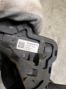 ZACISK HAMULCOWY ELEKTRYCZNY TYŁ LEWY VOLVO XC90 II