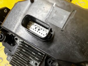 KOMPLET REFLEKTORY LAMPY PRZÓD PRZEDNIE LED PRAWY LEWY FORD BRONCO 21- USA