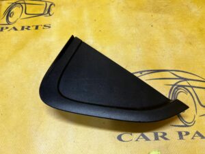 OSŁONA ZAŚLEPKA TRÓJKĄT BŁOTNIKA TYŁ PRAWY DACIA SANDERO III