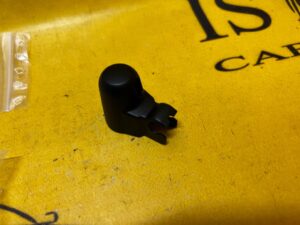 ZAŚLEPKA PLASTIK RAMIENIA WYCIERACZKI TYŁ BMW 1 E81 E87 NOWA OEM