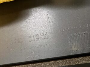 SCHOWEK DESKI KONSOLI PASAŻERA AUDI A4 B9