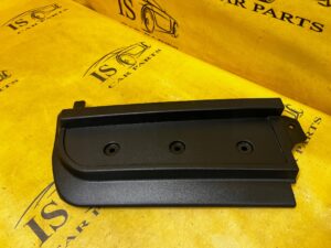 POSZYCIE OSŁONA OBUDOWA SŁUPKA C TYŁ PRAWY 4 DRZWI FORD BRONCO 21-