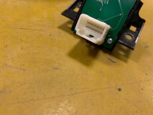 PRZYCISKI PRZEŁĄCZNIK TEMPOMATU NISSAN NV200