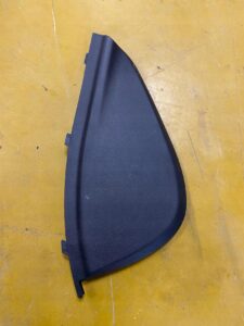 OSŁONA BOCZEK ZAŚLEPKA DESKI PRAWA INFINITI Q50