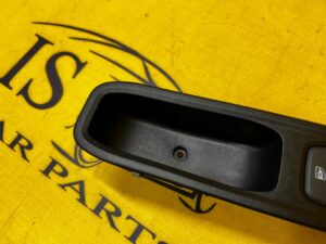 PANEL PRZEŁĄCZNIK SZYB LUSTEREK DRZWI PRZÓD LEWY DACIA SANDERO III