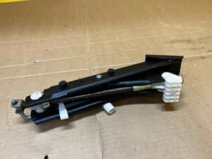 LEWAREK PODNOŚNIK SAMOCHODOWY BMW 7 E38 LIFT