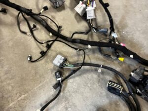 WIĄZKA INSTALACJA OKABLOWANIE SILNIKA FORD BRONCO 21- 2.7 V6 ECOBOOST