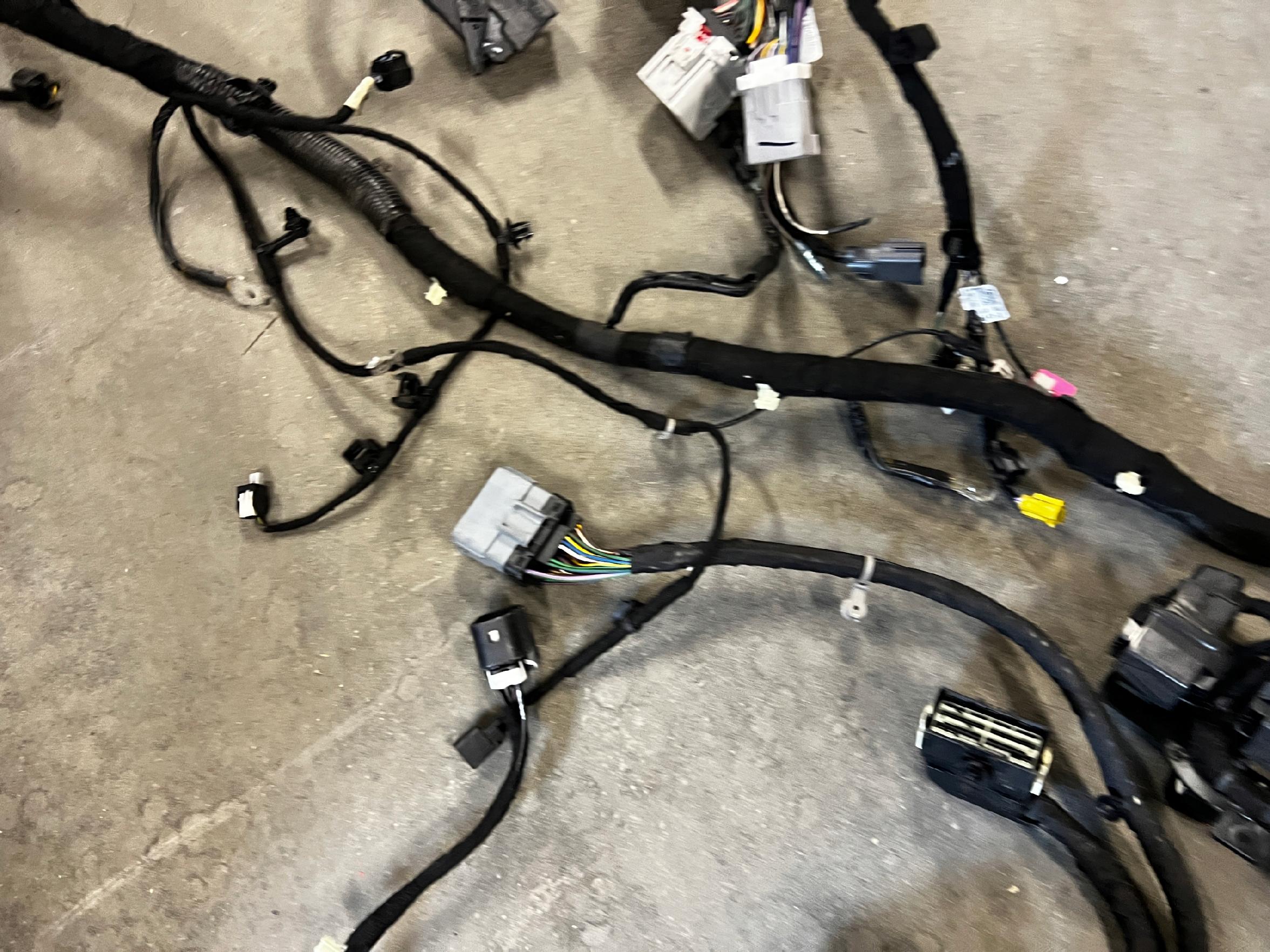 WIĄZKA INSTALACJA OKABLOWANIE SILNIKA FORD BRONCO 21- 2.7 V6 ECOBOOST