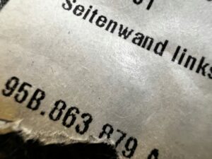 TAPICERKA BOCZEK BAGAŻNIKA TYŁ LEWY PORSCHE MACAN 95B